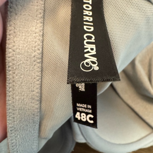 Torrid Gray Women's Bra NWOT size 48C - Picture 2 of 2